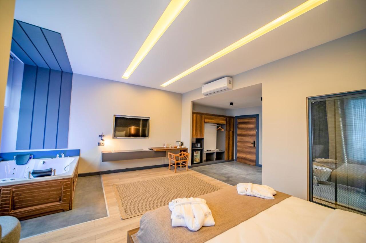 4 ห้องนอน 1 ห้องน้ำส่วนตัว ขนาด 1300 ตร.ม. – กลางเมืองตราบซอน Hotel ทรับซอน ภายนอก รูปภาพ