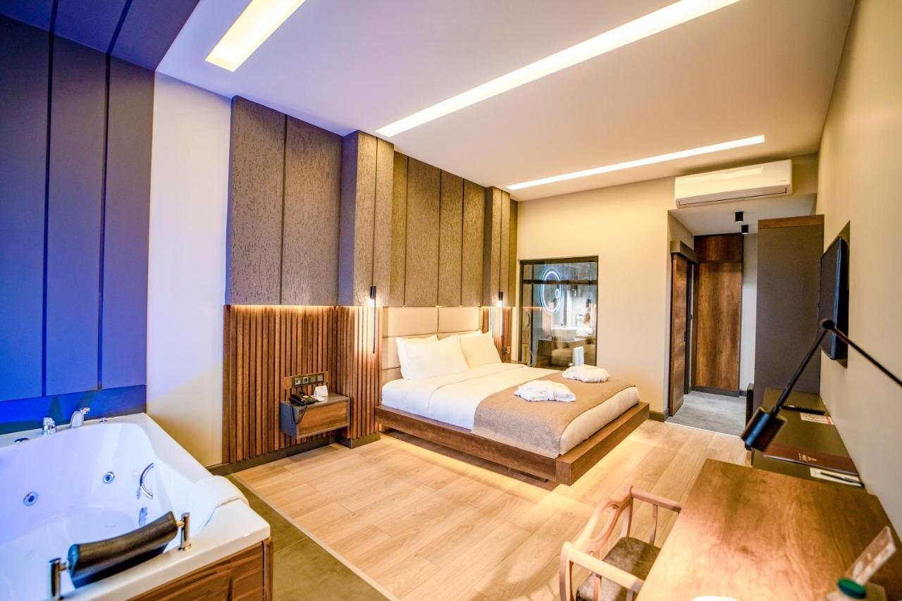 4 ห้องนอน 1 ห้องน้ำส่วนตัว ขนาด 1300 ตร.ม. – กลางเมืองตราบซอน Hotel ทรับซอน ภายนอก รูปภาพ