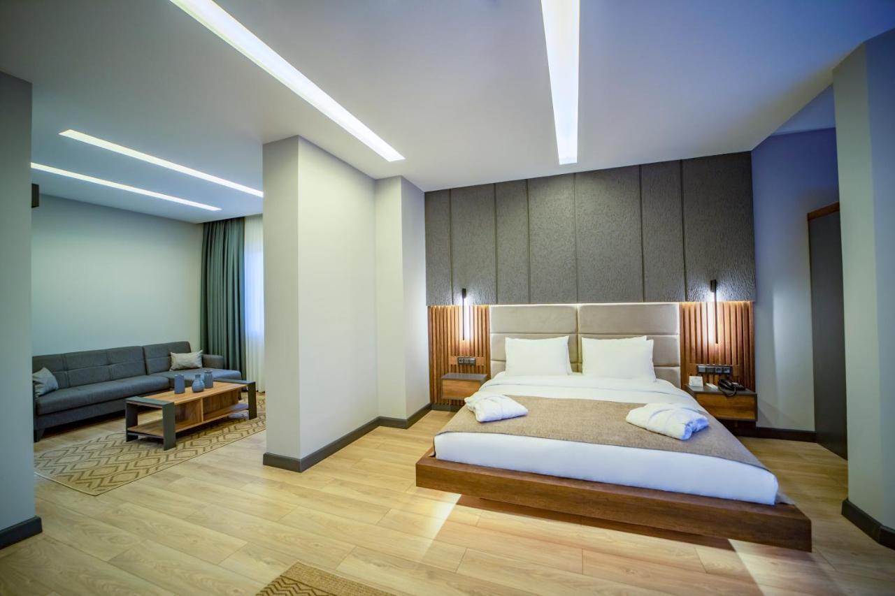 4 ห้องนอน 1 ห้องน้ำส่วนตัว ขนาด 1300 ตร.ม. – กลางเมืองตราบซอน Hotel ทรับซอน ภายนอก รูปภาพ