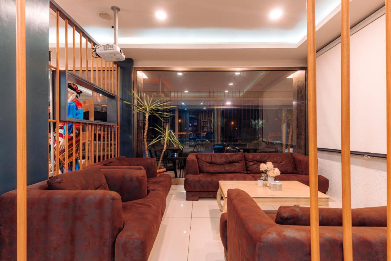 4 ห้องนอน 1 ห้องน้ำส่วนตัว ขนาด 1300 ตร.ม. – กลางเมืองตราบซอน Hotel ทรับซอน ภายนอก รูปภาพ