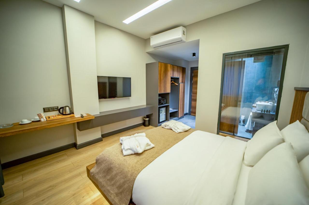 4 ห้องนอน 1 ห้องน้ำส่วนตัว ขนาด 1300 ตร.ม. – กลางเมืองตราบซอน Hotel ทรับซอน ภายนอก รูปภาพ