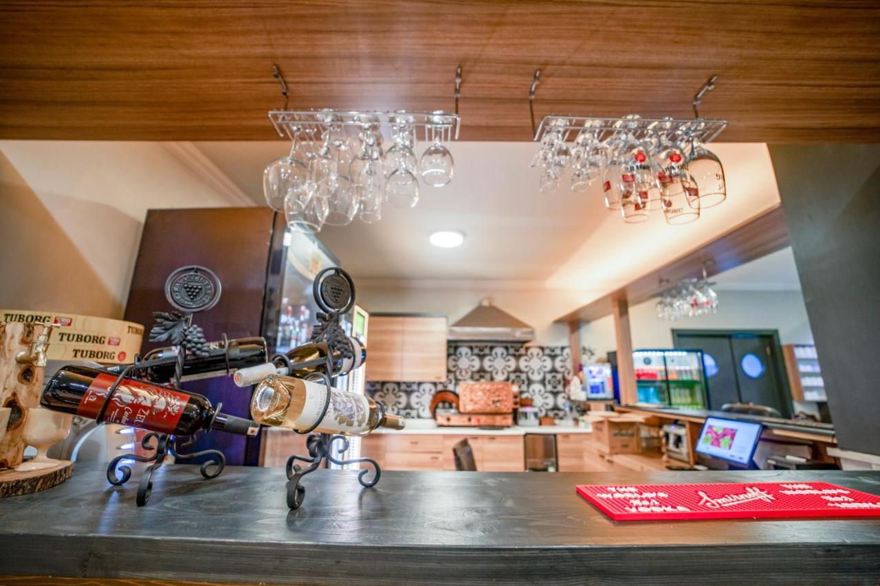 4 ห้องนอน 1 ห้องน้ำส่วนตัว ขนาด 1300 ตร.ม. – กลางเมืองตราบซอน Hotel ทรับซอน ภายนอก รูปภาพ