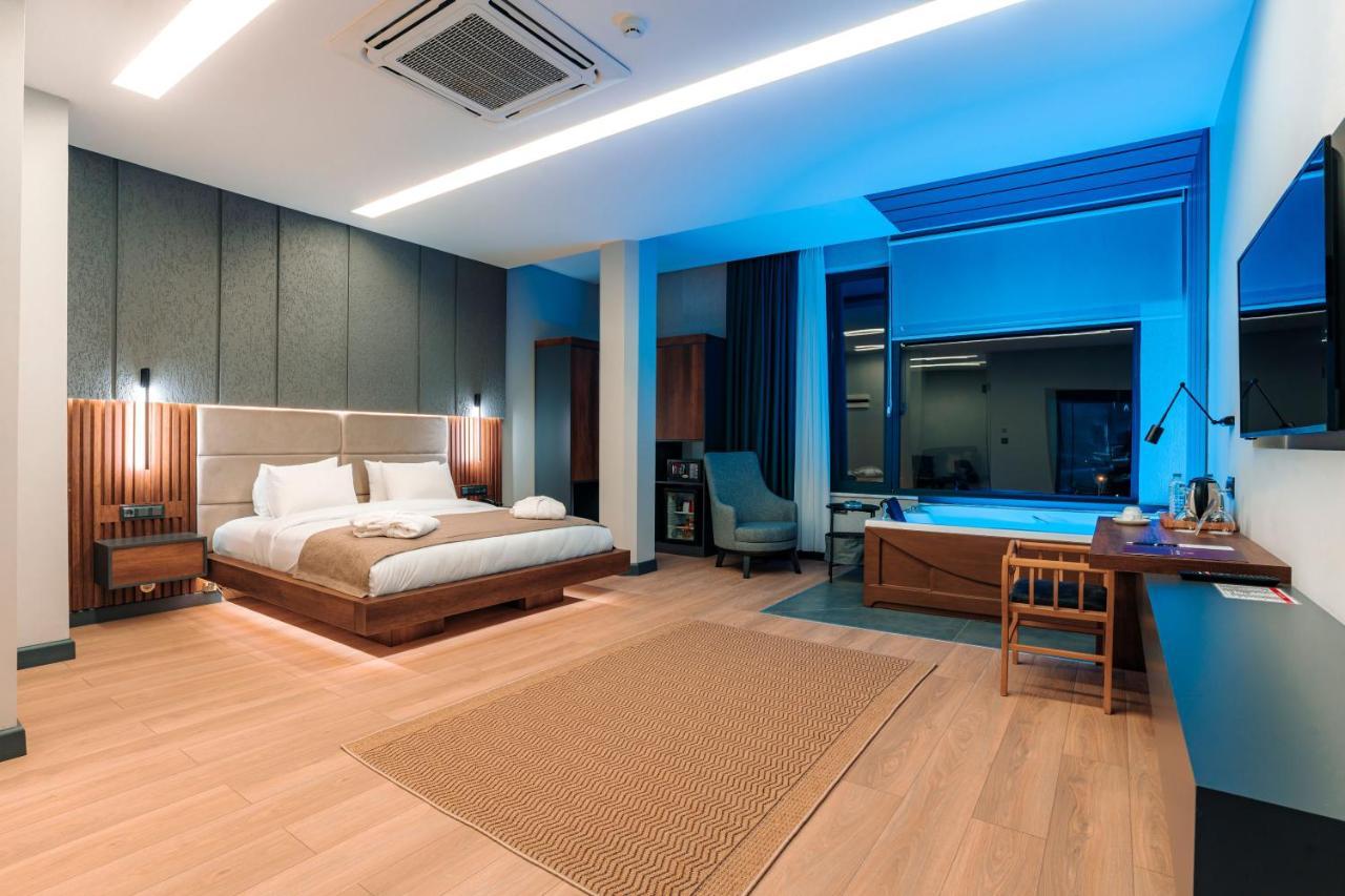 4 ห้องนอน 1 ห้องน้ำส่วนตัว ขนาด 1300 ตร.ม. – กลางเมืองตราบซอน Hotel ทรับซอน ภายนอก รูปภาพ