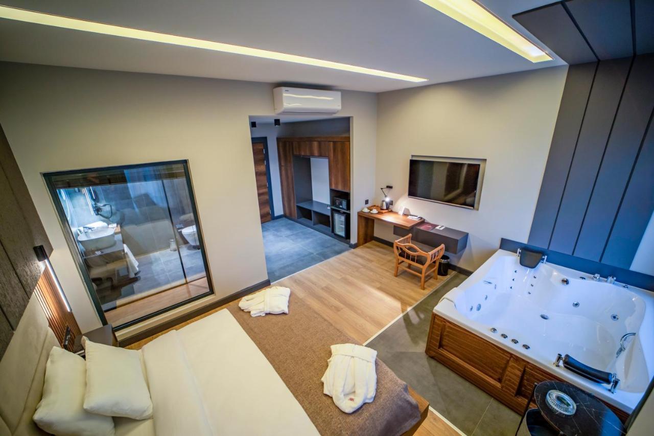 4 ห้องนอน 1 ห้องน้ำส่วนตัว ขนาด 1300 ตร.ม. – กลางเมืองตราบซอน Hotel ทรับซอน ภายนอก รูปภาพ