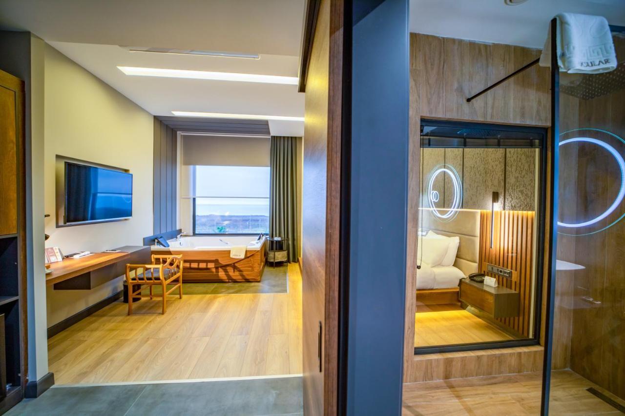 4 ห้องนอน 1 ห้องน้ำส่วนตัว ขนาด 1300 ตร.ม. – กลางเมืองตราบซอน Hotel ทรับซอน ภายนอก รูปภาพ